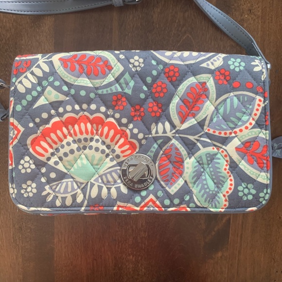 Vera Bradley Cross Body Bag - Picture 2 of 6